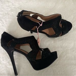 Women’s black ZIGI BLACK PLATFORM HEELS BRAND NEW, NEVER BEEN WORN size 10